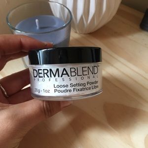 New, in box original dermablend setting powder